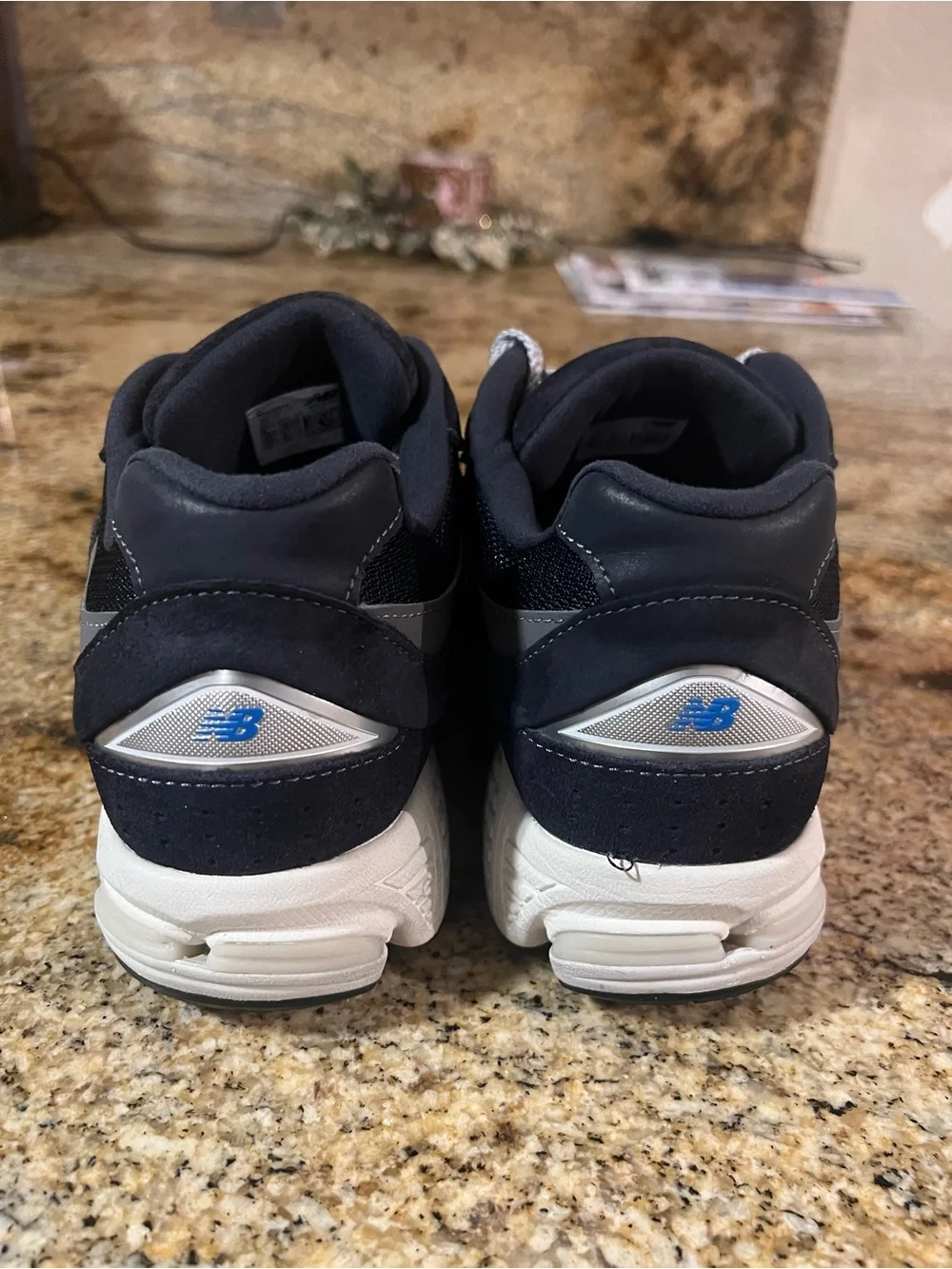 New Balance Men’s Blue & Black Athletic Sneakers unisex